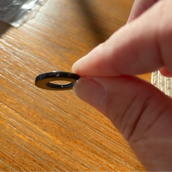 16 Stunning Round Black 20mm Donut Shell Beads for Jewelry Craft Making - Picture 6 of 6